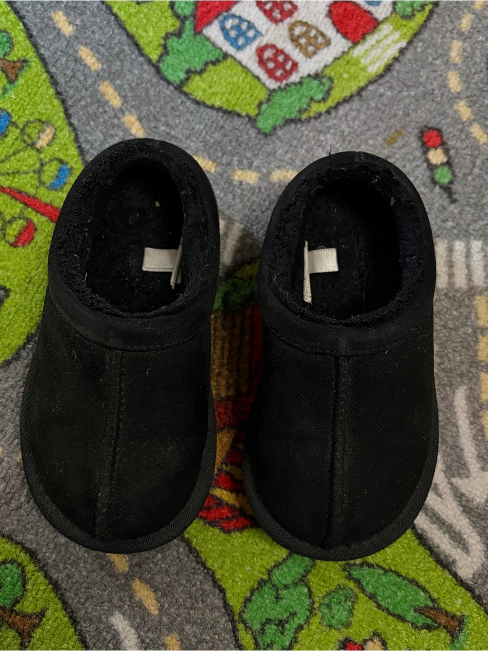 Black Kids Cozy Fleece-Lined Slip-On Clog Slippers